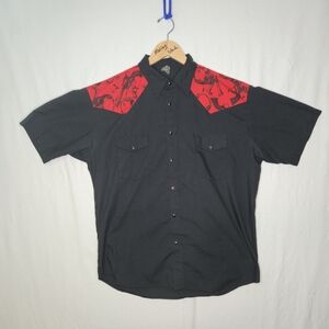 Rock Steady Men's Short Sleeved Collared Dress Shirt Wuth Skull Pattern Size Med